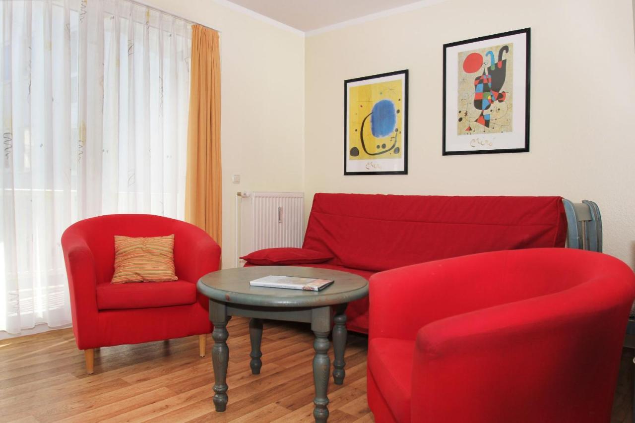Balkon, Gratis Nutzung Vom Ahoi Erlebnisbad Und Sauna In Sellin - Villa Karola Fewo 09 Goehren  Exterior foto