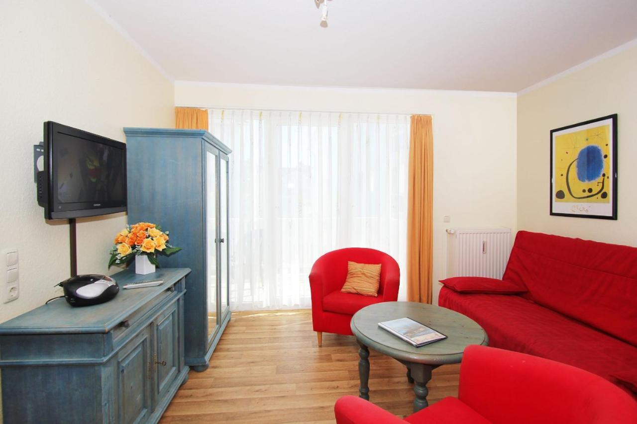 Balkon, Gratis Nutzung Vom Ahoi Erlebnisbad Und Sauna In Sellin - Villa Karola Fewo 09 Goehren  Exterior foto